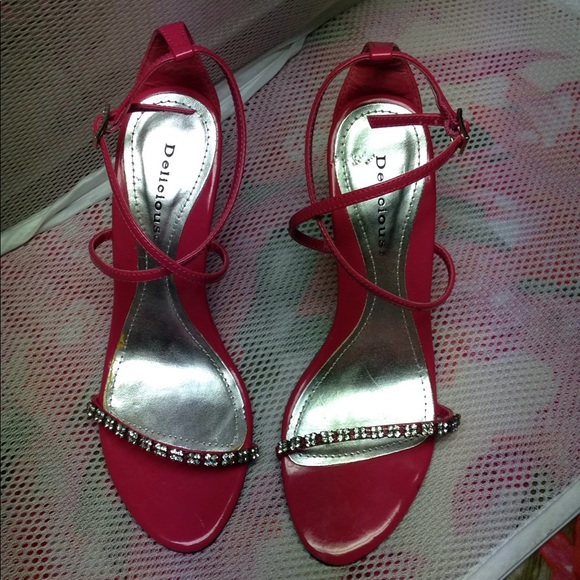 Heels - Picture 4 of 4